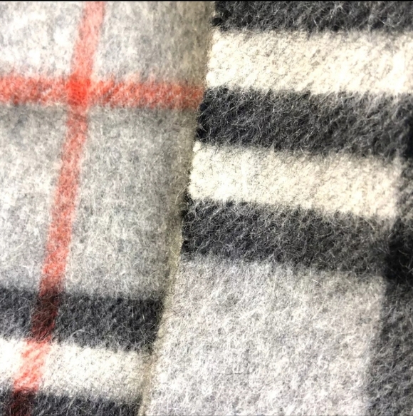 Burberrys Check 100% Cashmere Stole Scarf MultiColor/grey - Picture 6 of 10